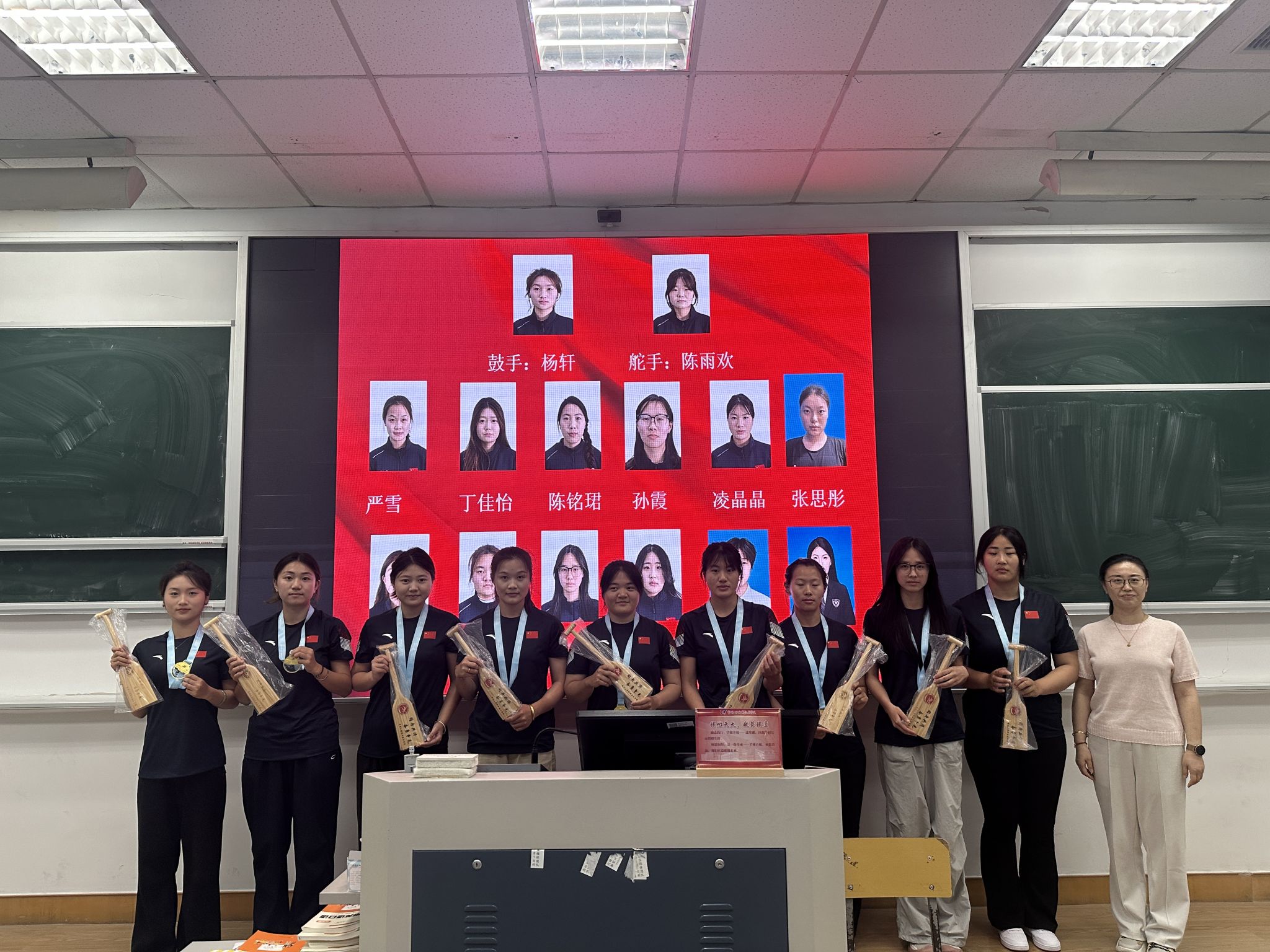 b815287a98912071bafd7cbe077e2584.jpg b815287a98912071bafd7cbe077e2584.jpg